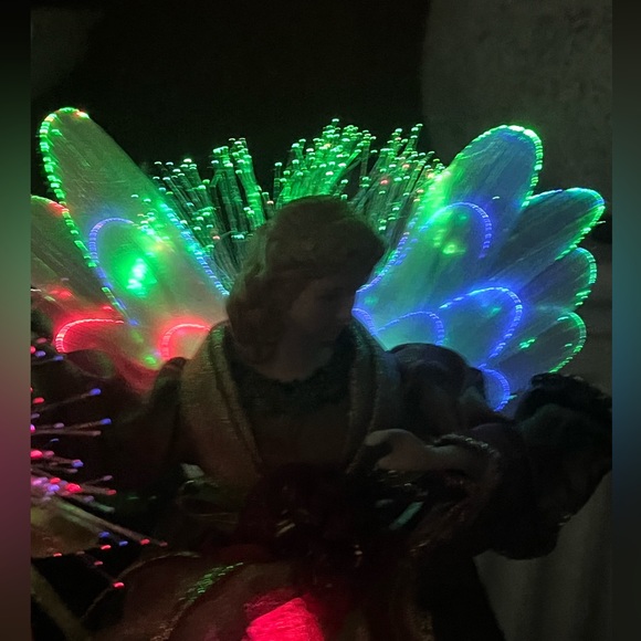 Vintage beautiful musical fiber optic tree top angel, table top christmas decor - Picture 1 of 17